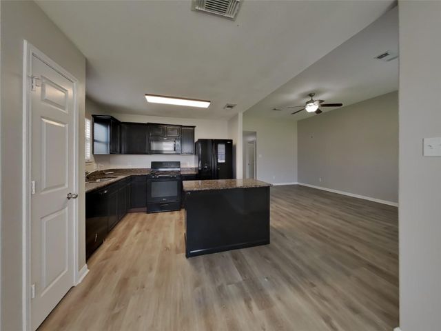 815 Marigold Road, Baytown, TX 77521