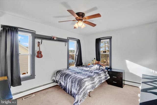 48 HIGH ST, Felton, PA 17322