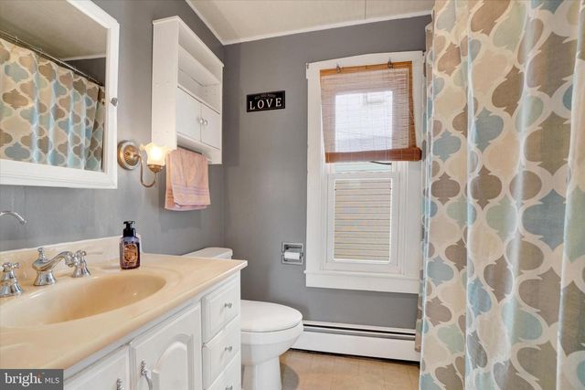 48 HIGH ST, Felton, PA 17322