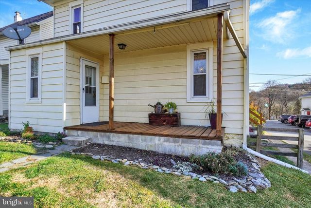 48 HIGH ST, Felton, PA 17322