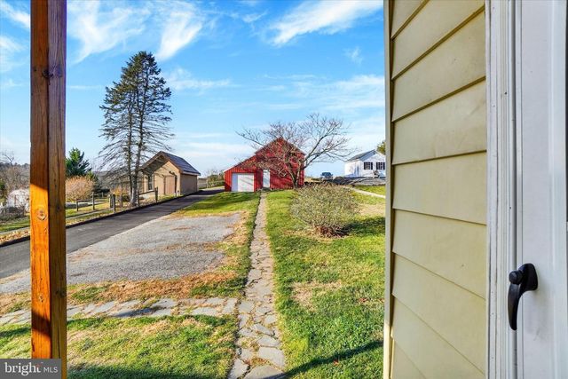 48 HIGH ST, Felton, PA 17322