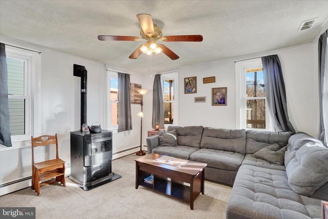 48 HIGH ST, Felton, PA 17322