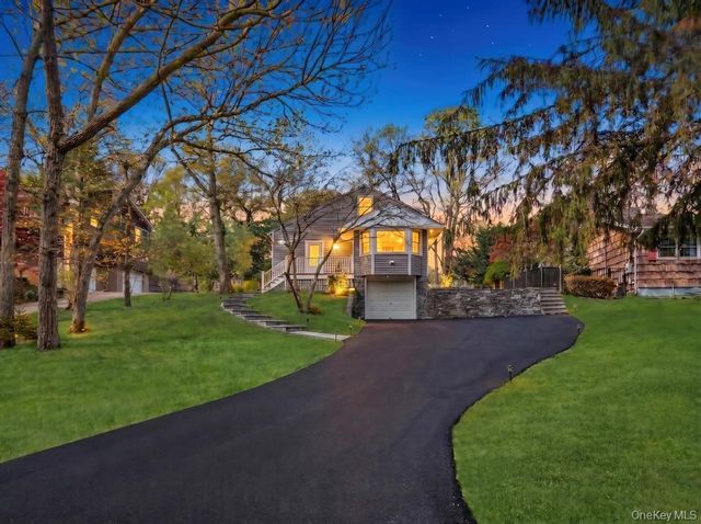 14 Woodvale Avenue, Kings Park, NY 11754