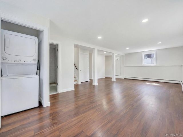 14 Woodvale Avenue, Kings Park, NY 11754