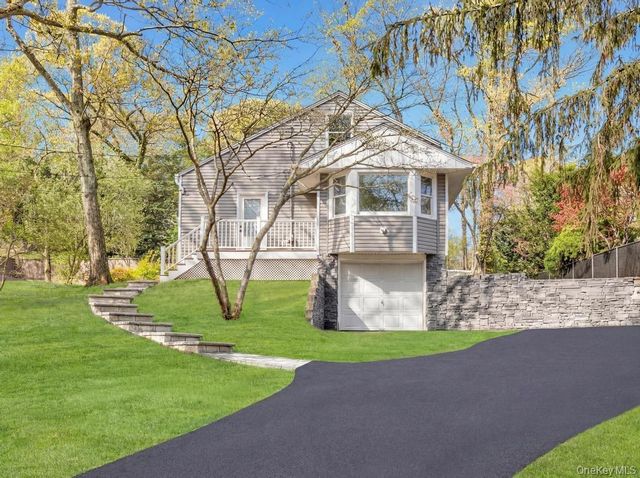 14 Woodvale Avenue, Kings Park, NY 11754