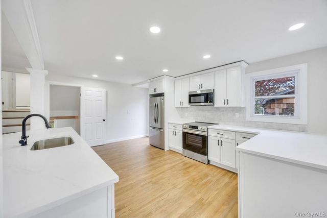 14 Woodvale Avenue, Kings Park, NY 11754