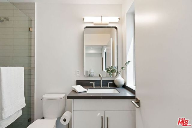 12610 Venice Boulevard, Los Angeles, CA 90066