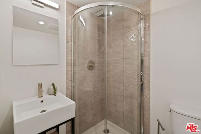 12610 Venice Boulevard, Los Angeles, CA 90066