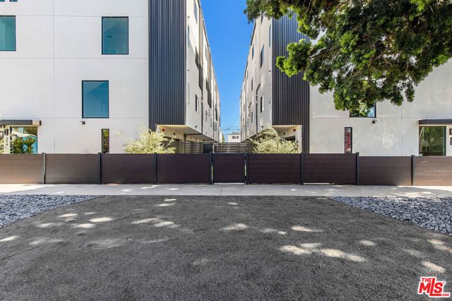 12610 Venice Boulevard, Los Angeles, CA 90066