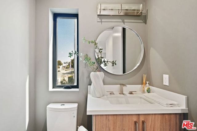 12610 Venice Boulevard, Los Angeles, CA 90066