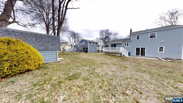 13 Moryan Road, Edison, NJ 08817