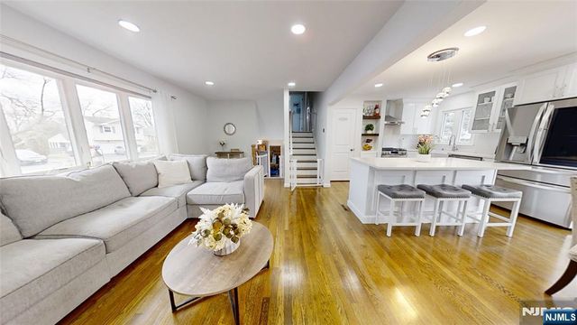 13 Moryan Road, Edison, NJ 08817