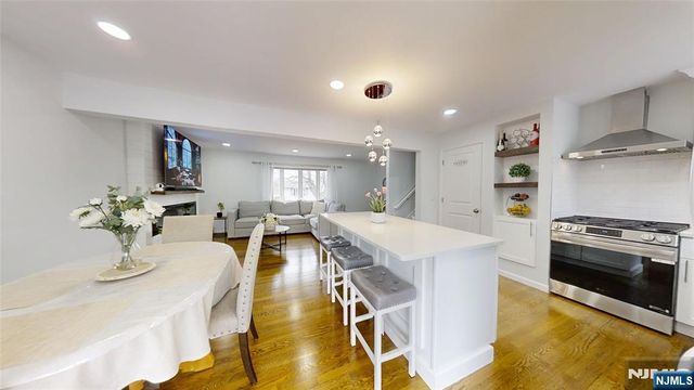 13 Moryan Road, Edison, NJ 08817