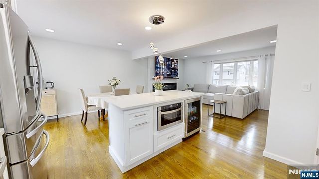 13 Moryan Road, Edison, NJ 08817