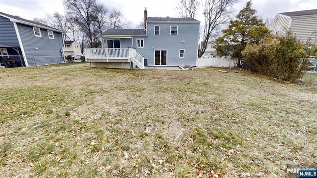 13 Moryan Road, Edison, NJ 08817