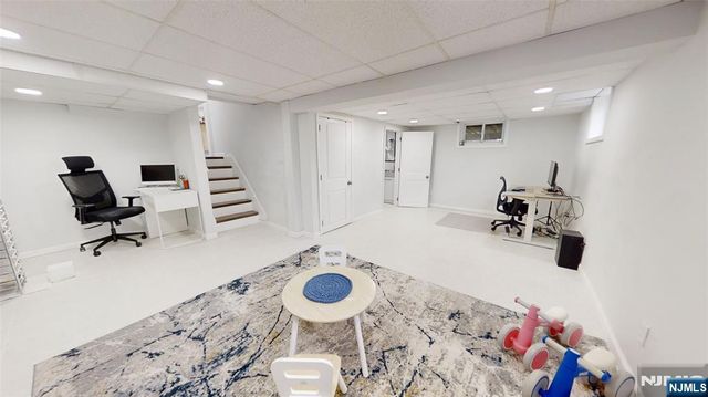 13 Moryan Road, Edison, NJ 08817