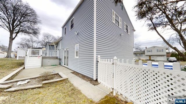 13 Moryan Road, Edison, NJ 08817