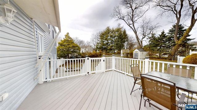 13 Moryan Road, Edison, NJ 08817