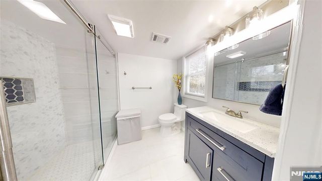 13 Moryan Road, Edison, NJ 08817