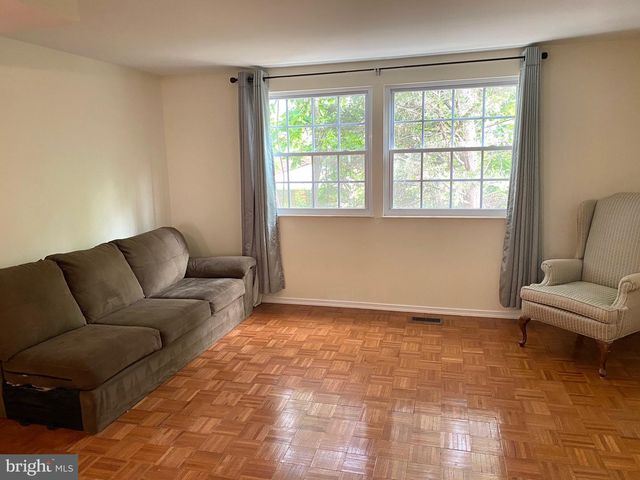 1608 10TH ST S, Arlington, VA 22204