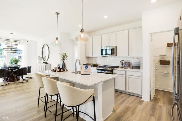 8692 Mills Wood Way, Mccordsville, IN 46055