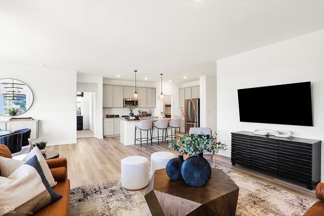 8692 Mills Wood Way, Mccordsville, IN 46055