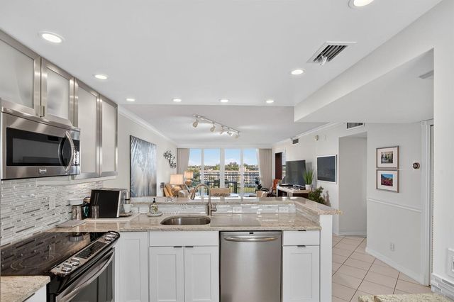 2940 N Course Drive 903, Pompano Beach, FL 33069