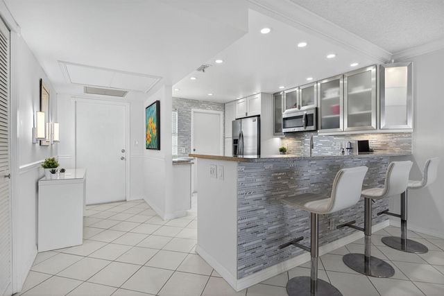 2940 N Course Drive 903, Pompano Beach, FL 33069
