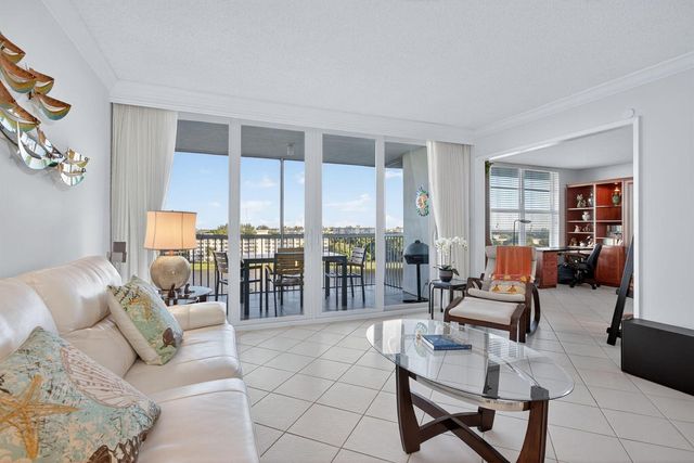2940 N Course Drive 903, Pompano Beach, FL 33069