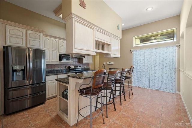 2111 E 25th Street, Mission, TX 78574