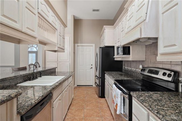 2111 E 25th Street, Mission, TX 78574