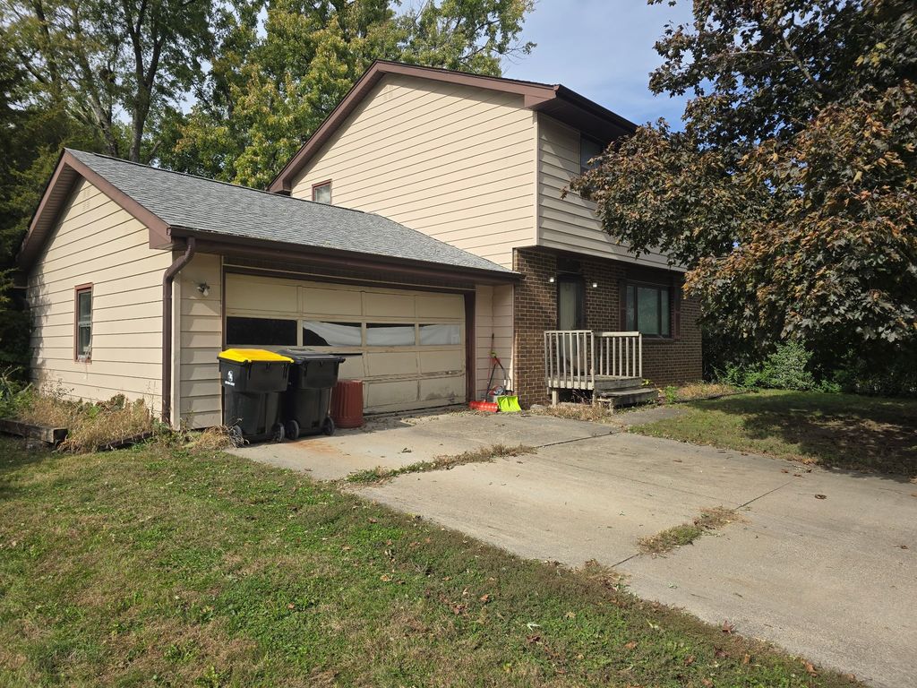 1000 3rd Street, Waukee, IA 50263