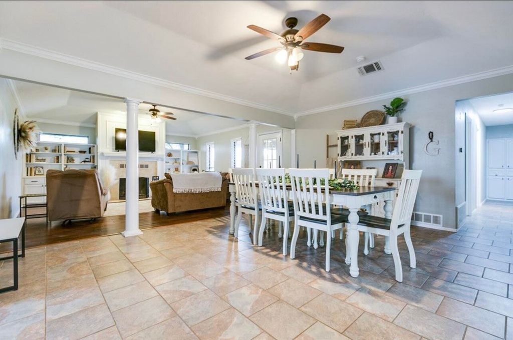 Image 12 of property listing at 1305 N Broadway Street, Mertzon, TX 76941