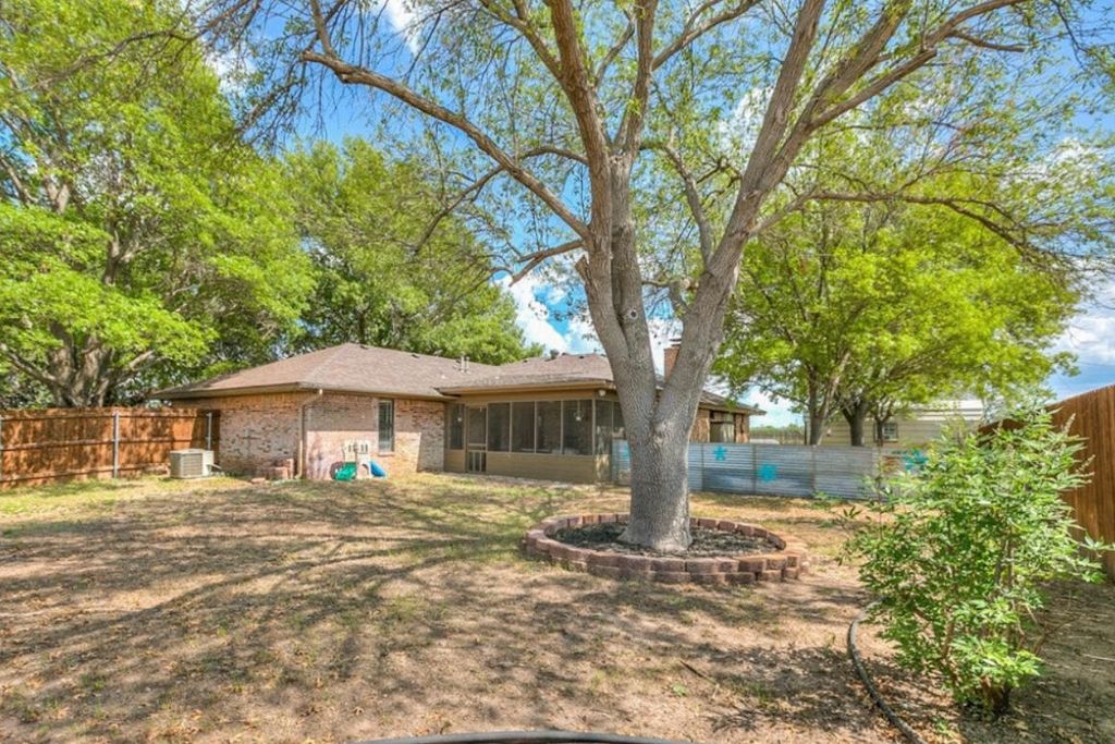 Image 31 of property listing at 1305 N Broadway Street, Mertzon, TX 76941
