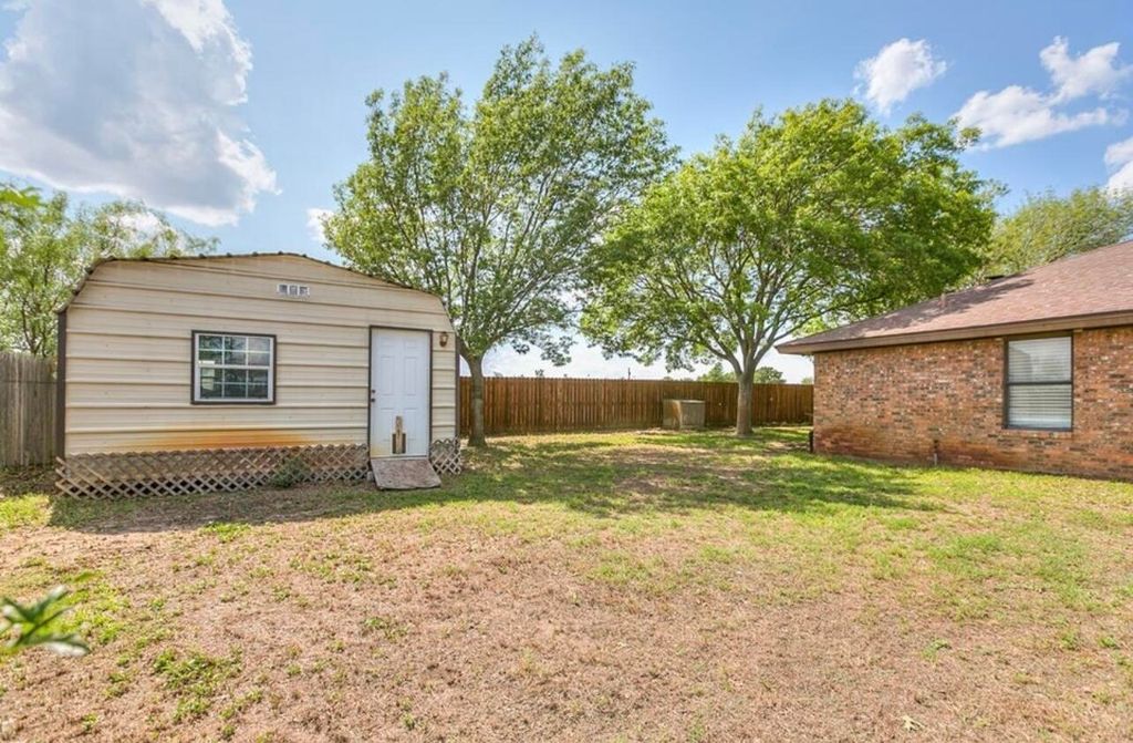Image 35 of property listing at 1305 N Broadway Street, Mertzon, TX 76941
