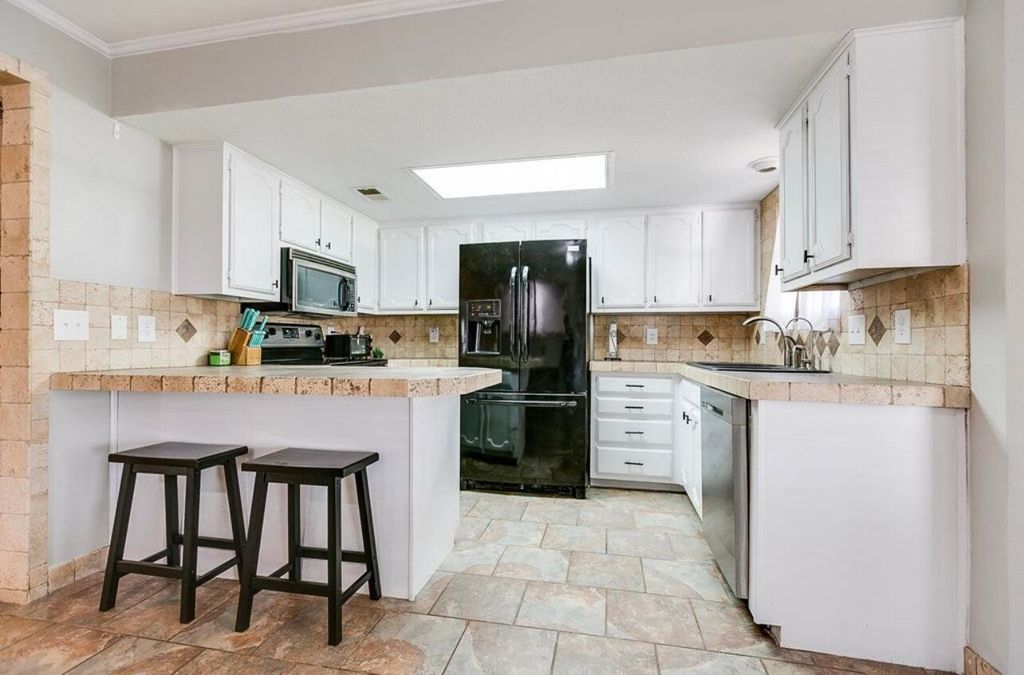 Image 8 of property listing at 1305 N Broadway Street, Mertzon, TX 76941