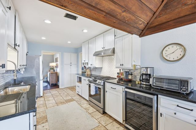 126 Willow Creek, Highland Village, TX 75077