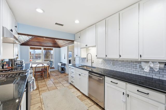 126 Willow Creek, Highland Village, TX 75077