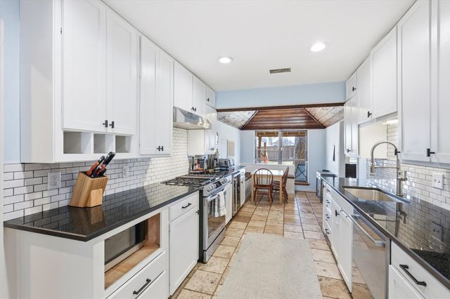 126 Willow Creek, Highland Village, TX 75077