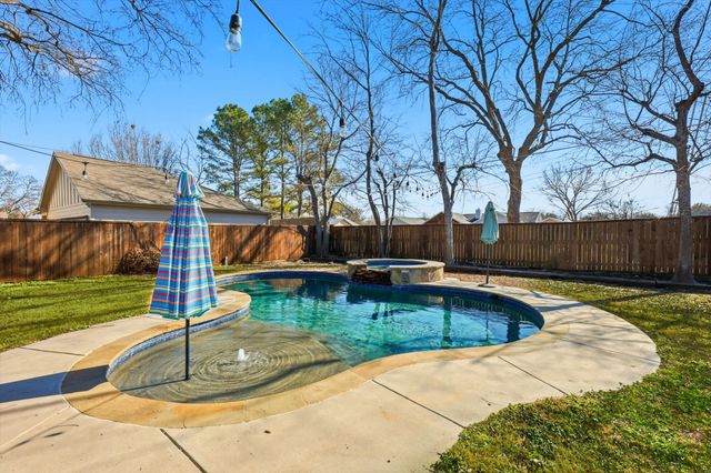 126 Willow Creek, Highland Village, TX 75077