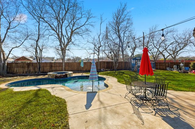 126 Willow Creek, Highland Village, TX 75077