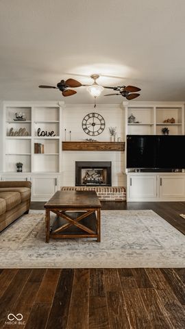 5325 Creekbend Drive, Carmel, IN 46033