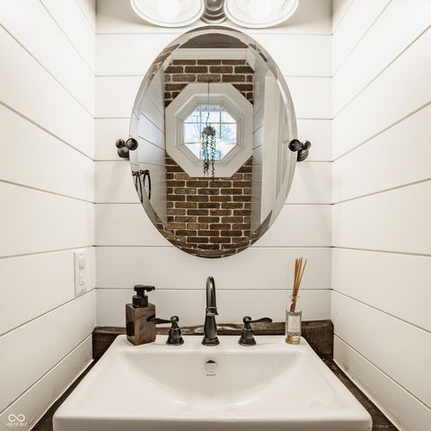 5325 Creekbend Drive, Carmel, IN 46033