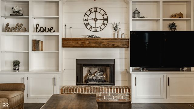 5325 Creekbend Drive, Carmel, IN 46033