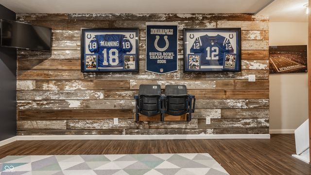 5325 Creekbend Drive, Carmel, IN 46033