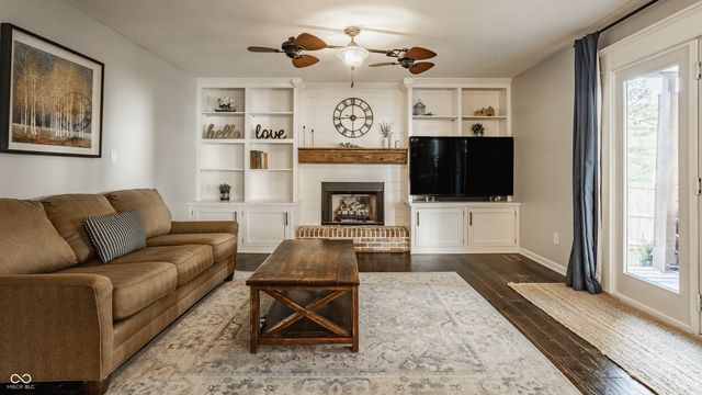 5325 Creekbend Drive, Carmel, IN 46033