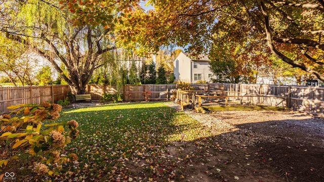 5325 Creekbend Drive, Carmel, IN 46033