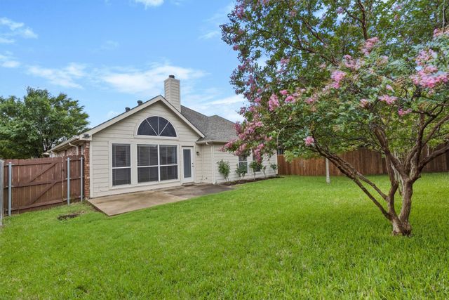 6803 Woodcrest Lane, Sachse, TX 75048