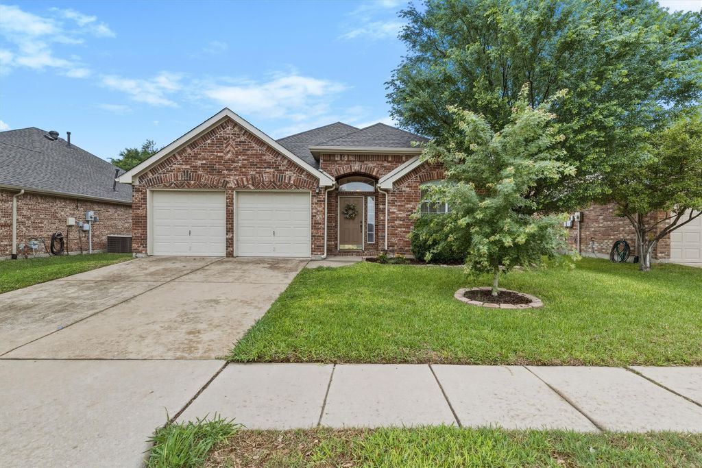 6803 Woodcrest Lane, Sachse, TX 75048