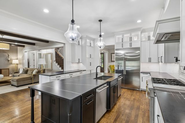 8231 Glover Dr, Brentwood, TN 37027